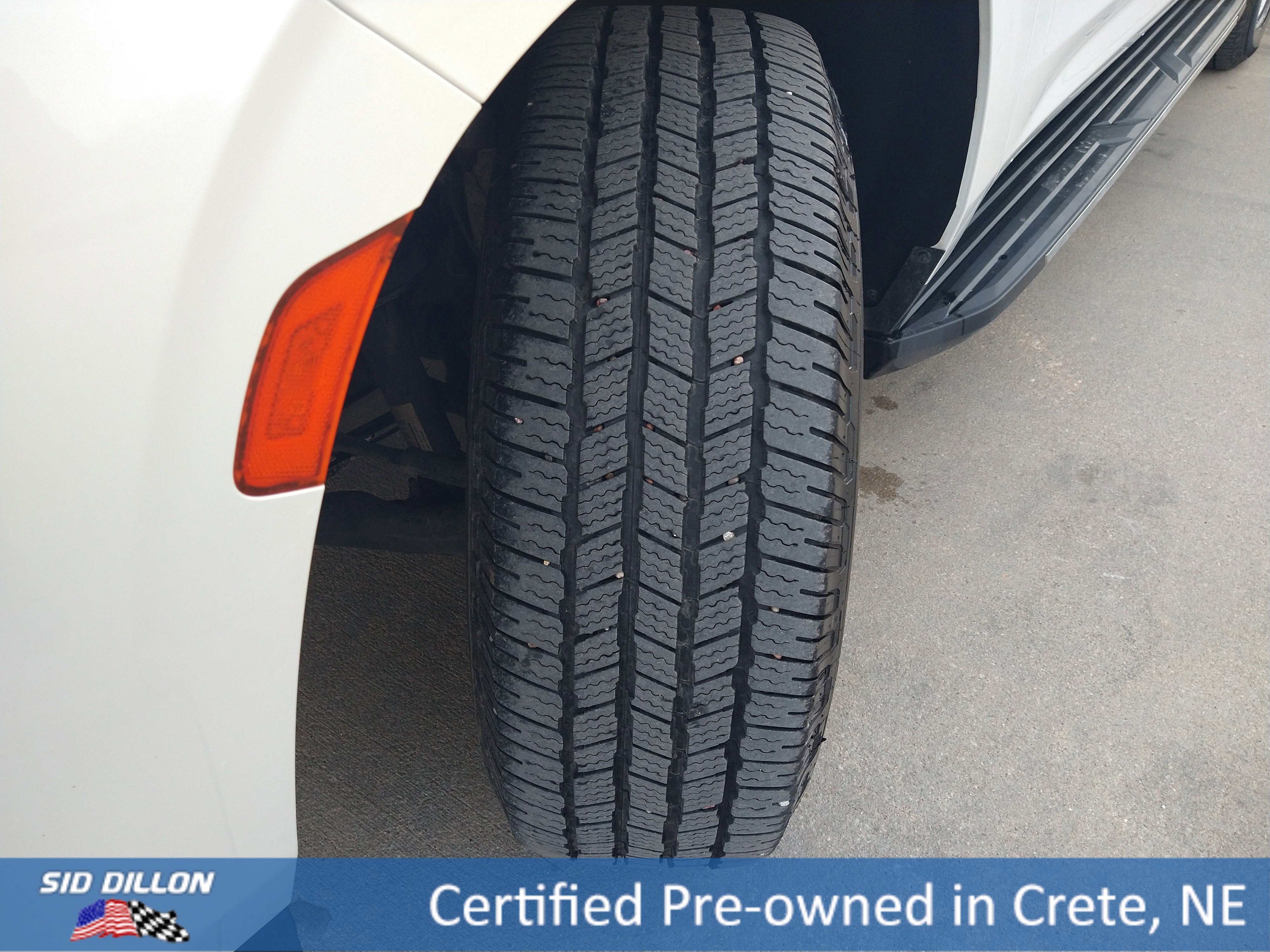 Used 2023 Chevrolet Suburban LT w/ Luxury Package image 14