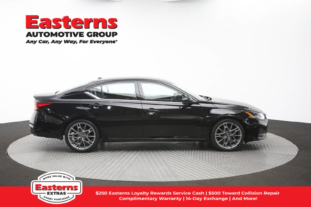 Used 2023 Nissan Altima 2.0 SR FWD image 49