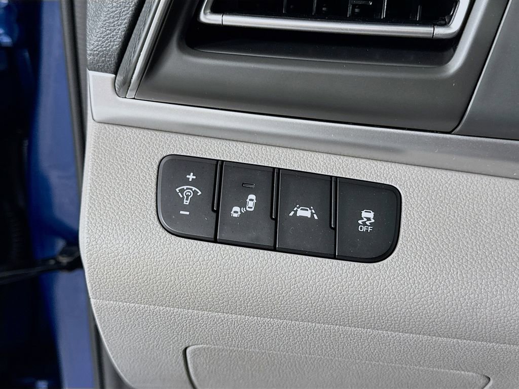 Used 2020 Hyundai Elantra Limited w/ Ultimate Package 03 image 15