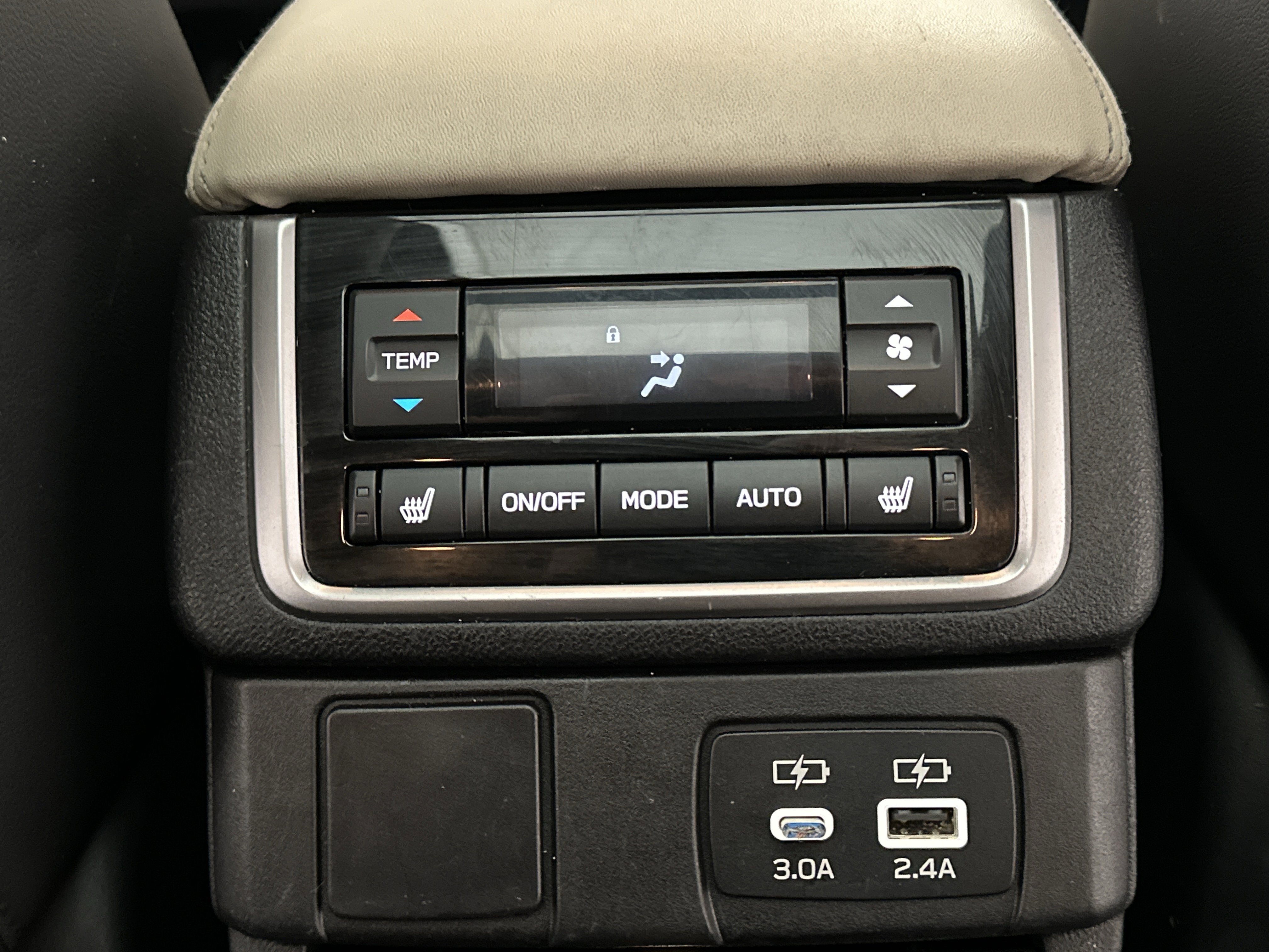 Used 2023 Subaru Ascent Limited w/ Technology Package AWD/4WD image 23