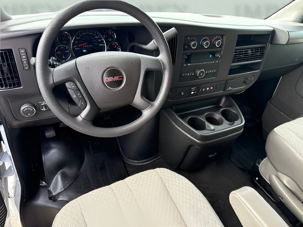 Used 2025 GMC Savana 3500 LT w/ LT Preferred Equipment Group RWD image 27