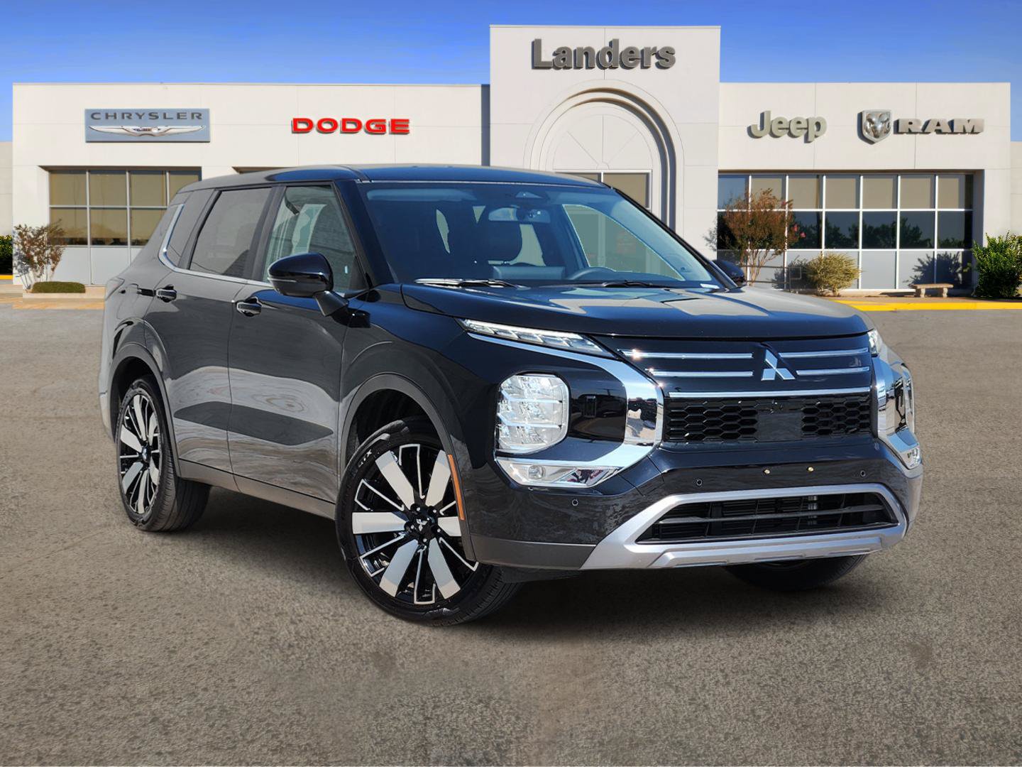 Used 2025 Mitsubishi Outlander SE AWD/4WD image 1