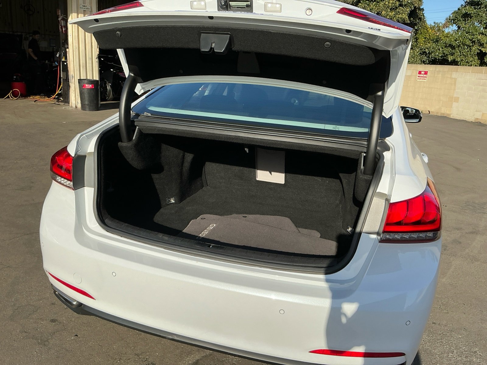 Used 2015 Hyundai Genesis 3.8 w/ Option Group 03 image 26