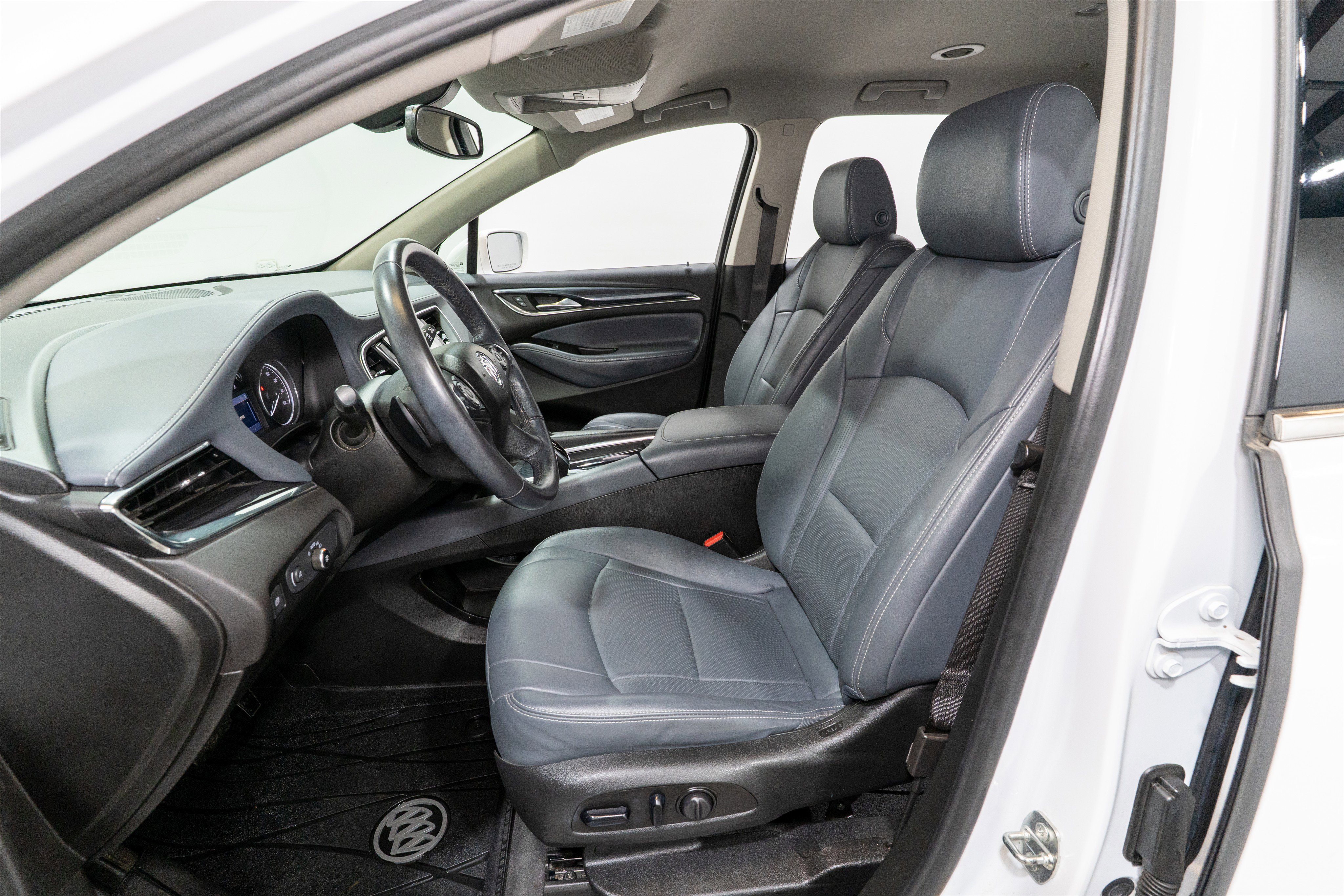 Used 2020 Buick Enclave Essence w/ Sound and Sites Package image 16