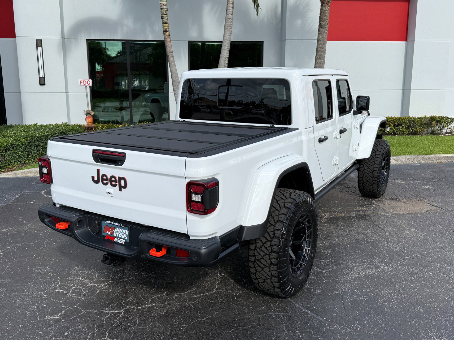 Used 2024 Jeep Gladiator Mojave AWD/4WD image 19