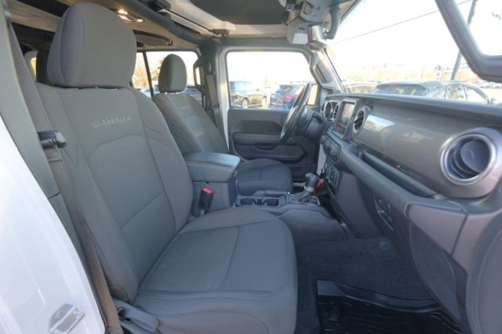 Used 2020 Jeep Wrangler Unlimited Sahara image 19