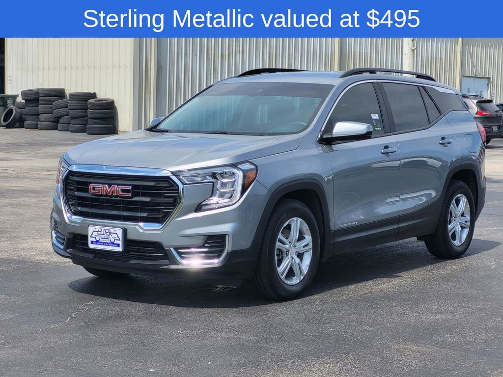 Used 2024 GMC Terrain SLE w/ Driver Convenience Package image 3