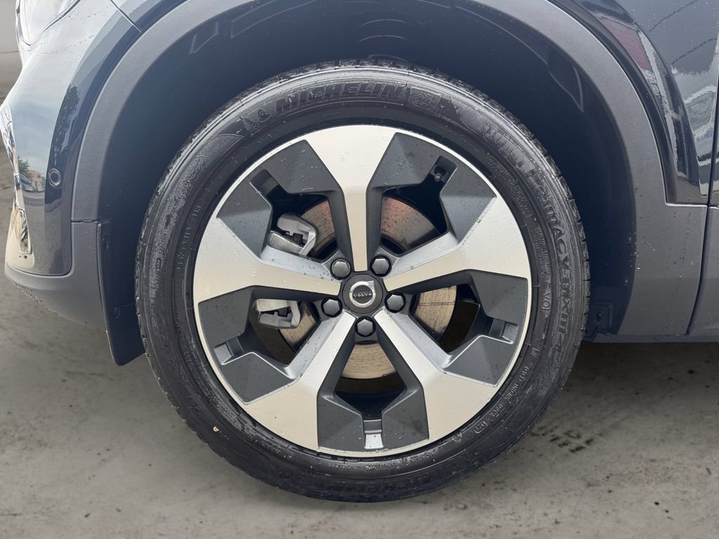New 2026 Volvo XC40 B5 Plus w/ Protection Package Premier AWD/4WD image 8