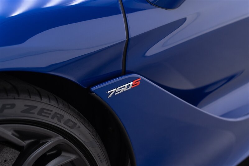 Used 2024 McLaren 750S Spider RWD image 36