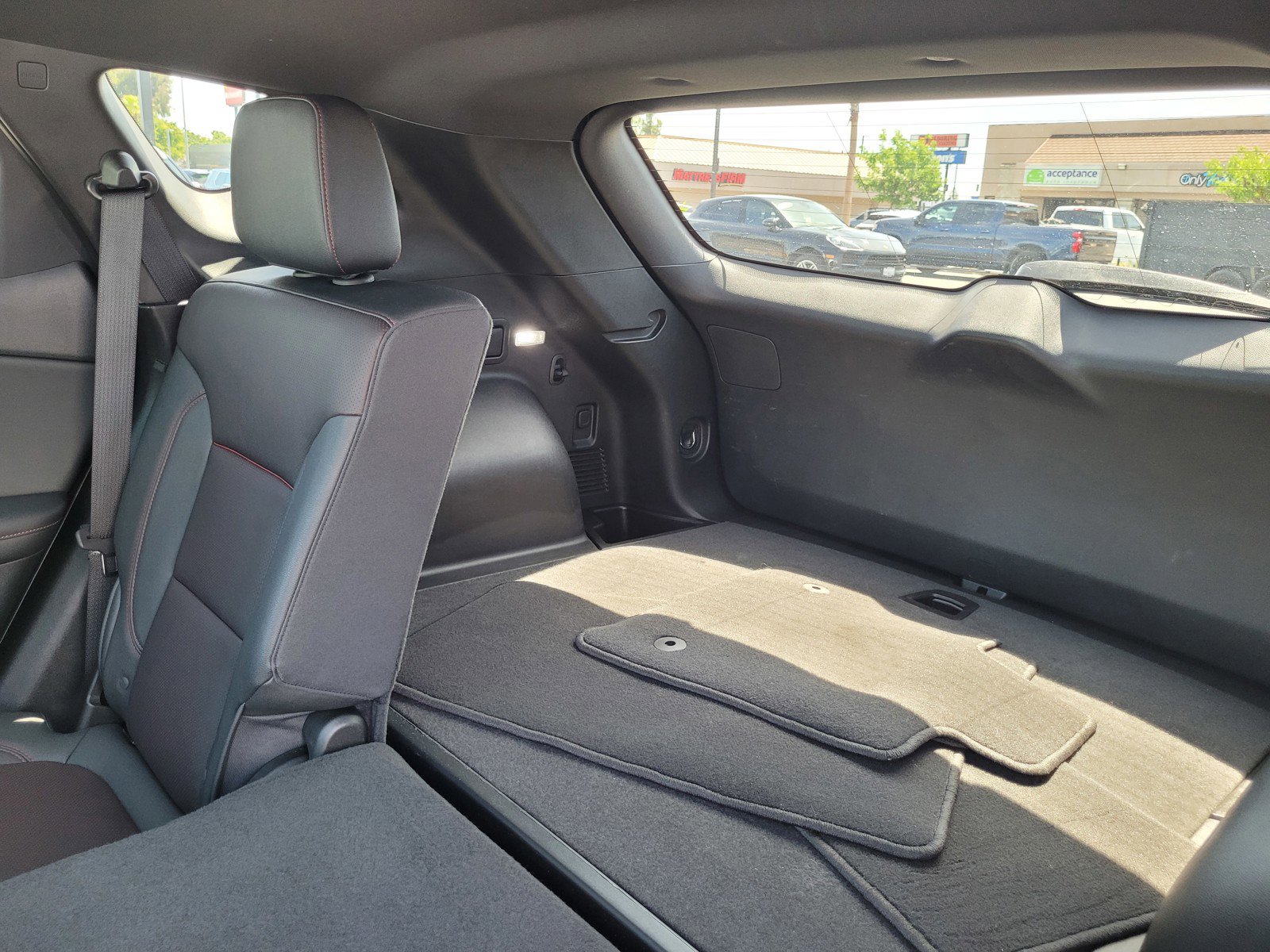 Used 2023 Chevrolet Blazer RS w/ Enhanced Convenience Package FWD image 12