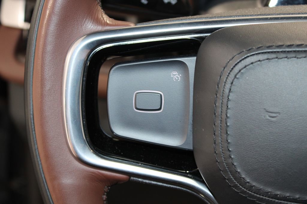 Used 2025 Lincoln Navigator Reserve image 23