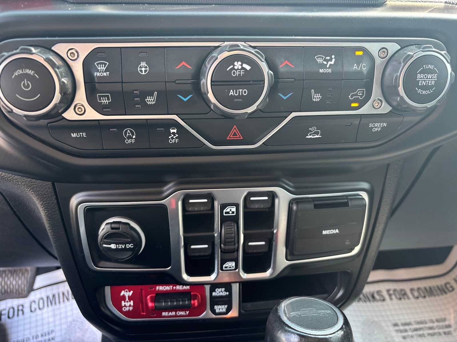 Used 2022 Jeep Gladiator Rubicon w/ Cold Weather Group AWD/4WD image 26