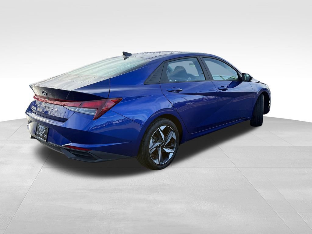 Used 2023 Hyundai Elantra SEL w/ Convenience Package image 13