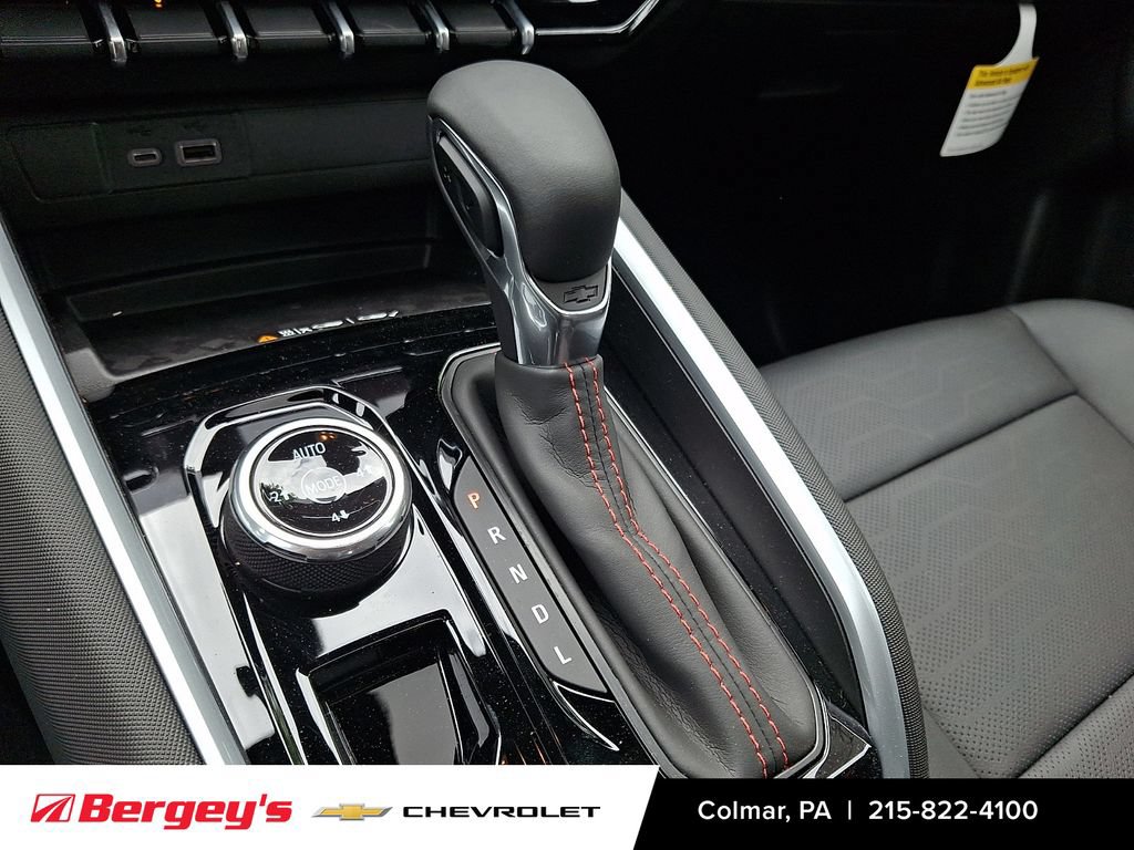 New 2026 Chevrolet Colorado Z71 w/ Midnight Edition AWD/4WD image 13