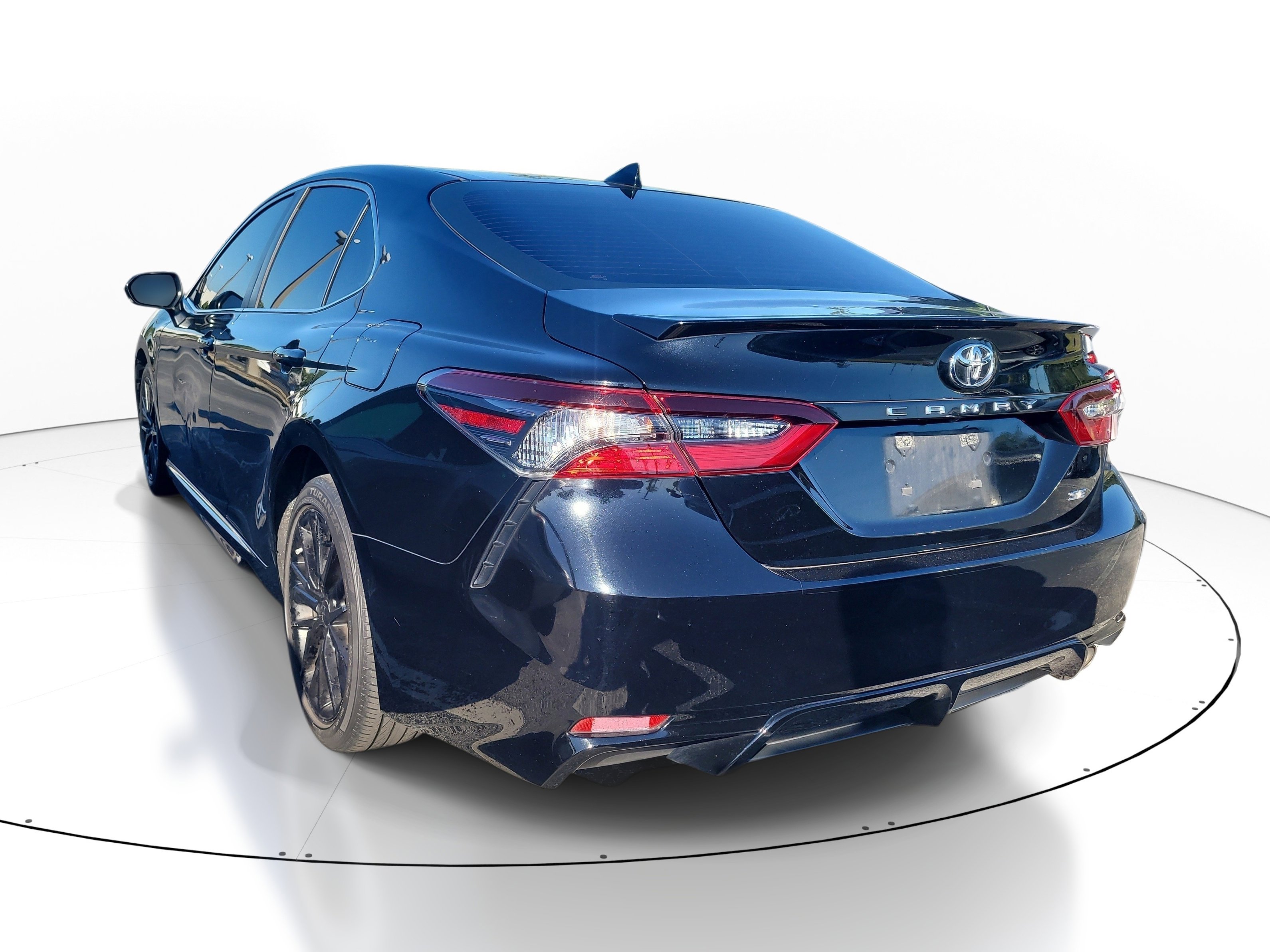 Used 2022 Toyota Camry SE FWD image 5