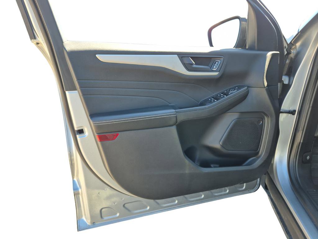 Used 2022 Ford Escape SE image 26