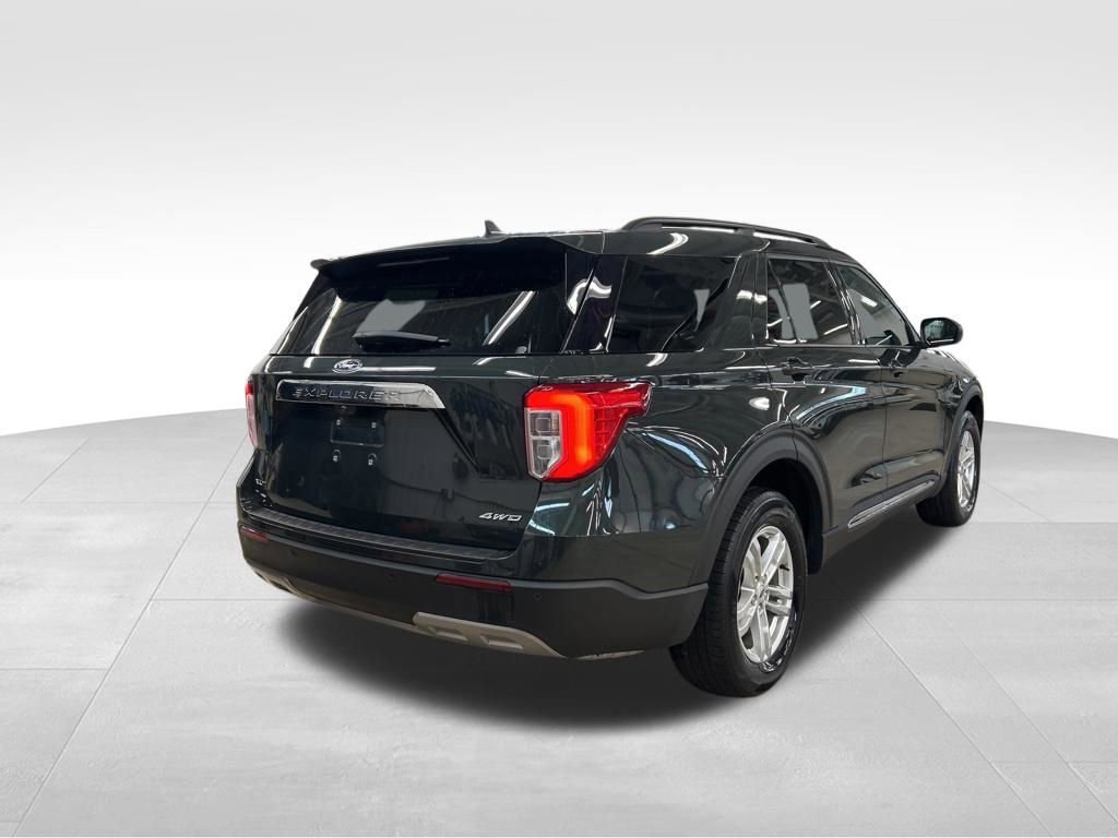 Used 2023 Ford Explorer XLT w/ Equipment Group 202A AWD/4WD image 34