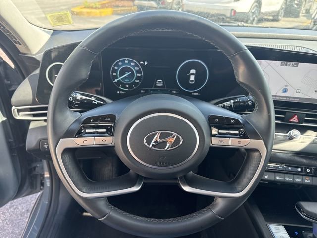 Used 2023 Hyundai Elantra Limited FWD image 3