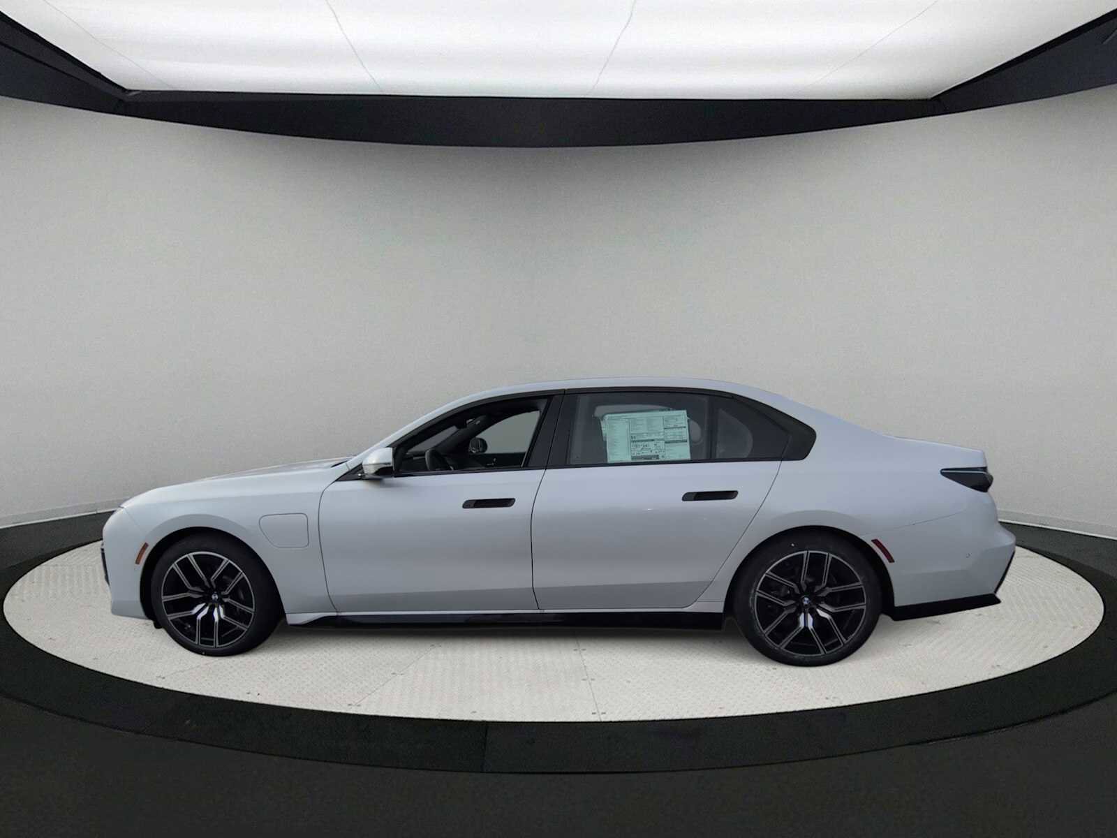 New 2026 BMW 750e xDrive 750e xDrive image 5