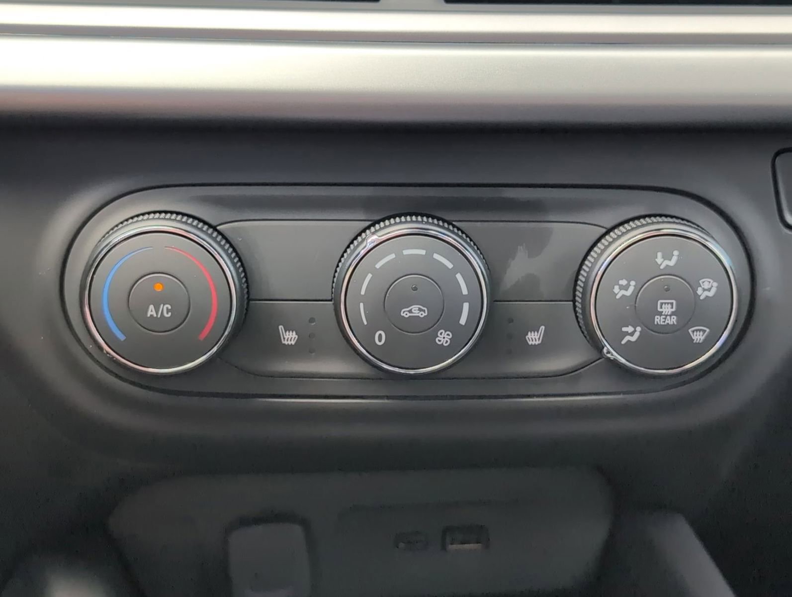 New 2026 Chevrolet Trax LS w/ LS Convenience Package FWD image 20
