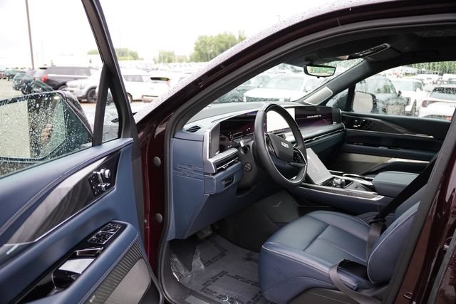 Used 2025 Cadillac Escalade IQ Luxury 2 w/ LPO, Premium Carpet Package AWD/4WD image 14