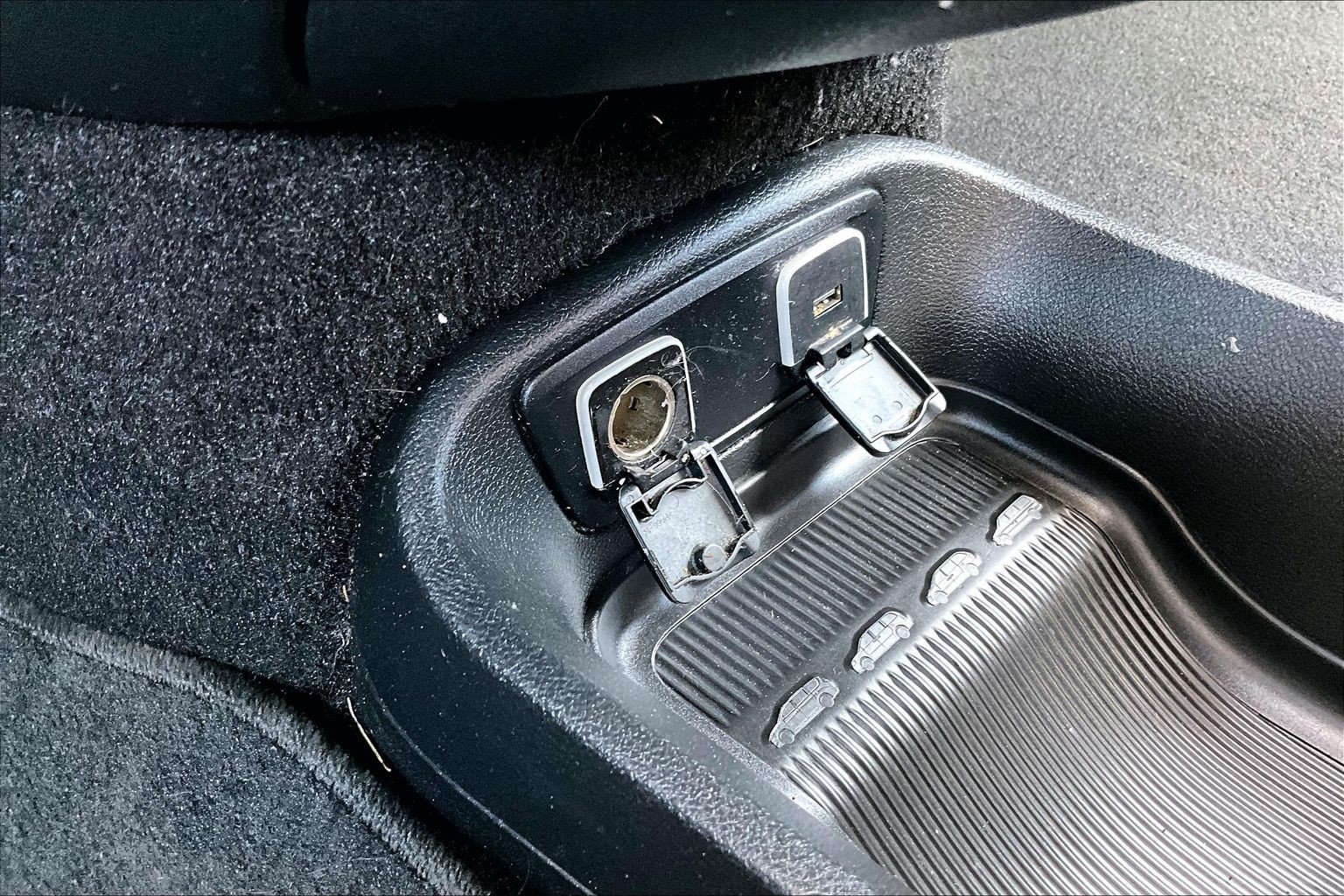 Used 2019 Chrysler Pacifica Limited w/ Advanced Safetytec Group FWD image 23