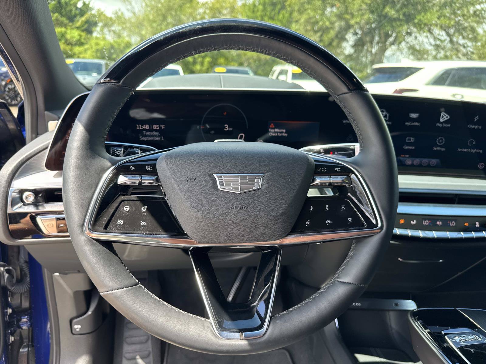 Used 2026 Cadillac Lyriq Signature Sport AWD/4WD image 14