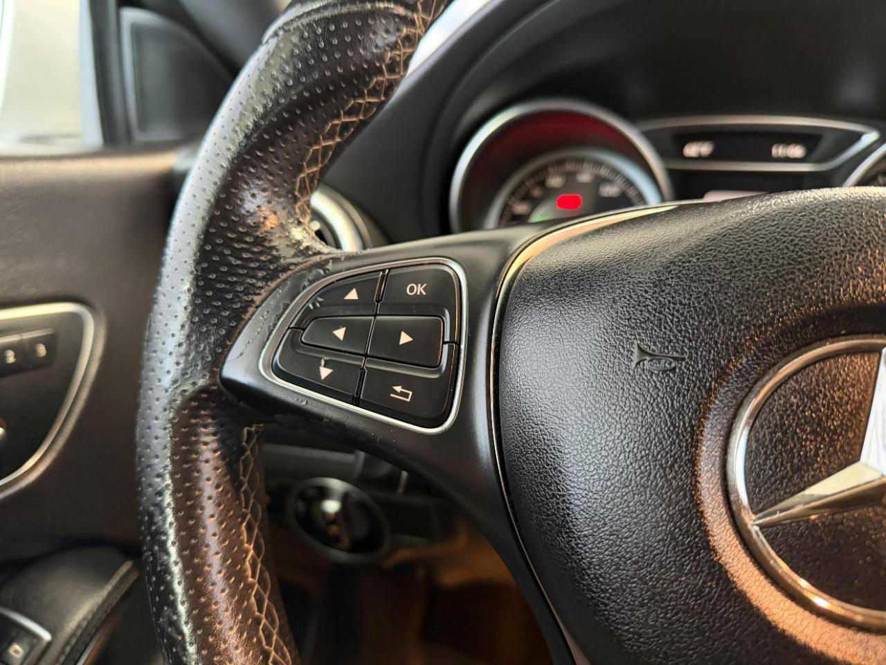 Used 2018 Mercedes-Benz CLA 250 w/ Premium Package image 32