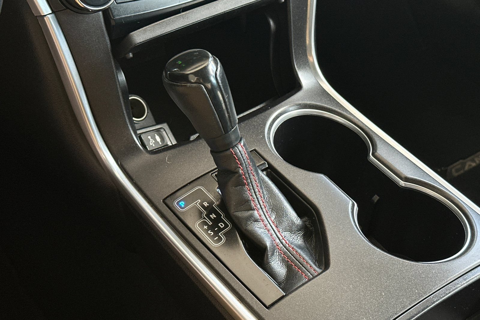 Used 2015 Toyota Camry SE w/ Moonroof Package FWD image 19