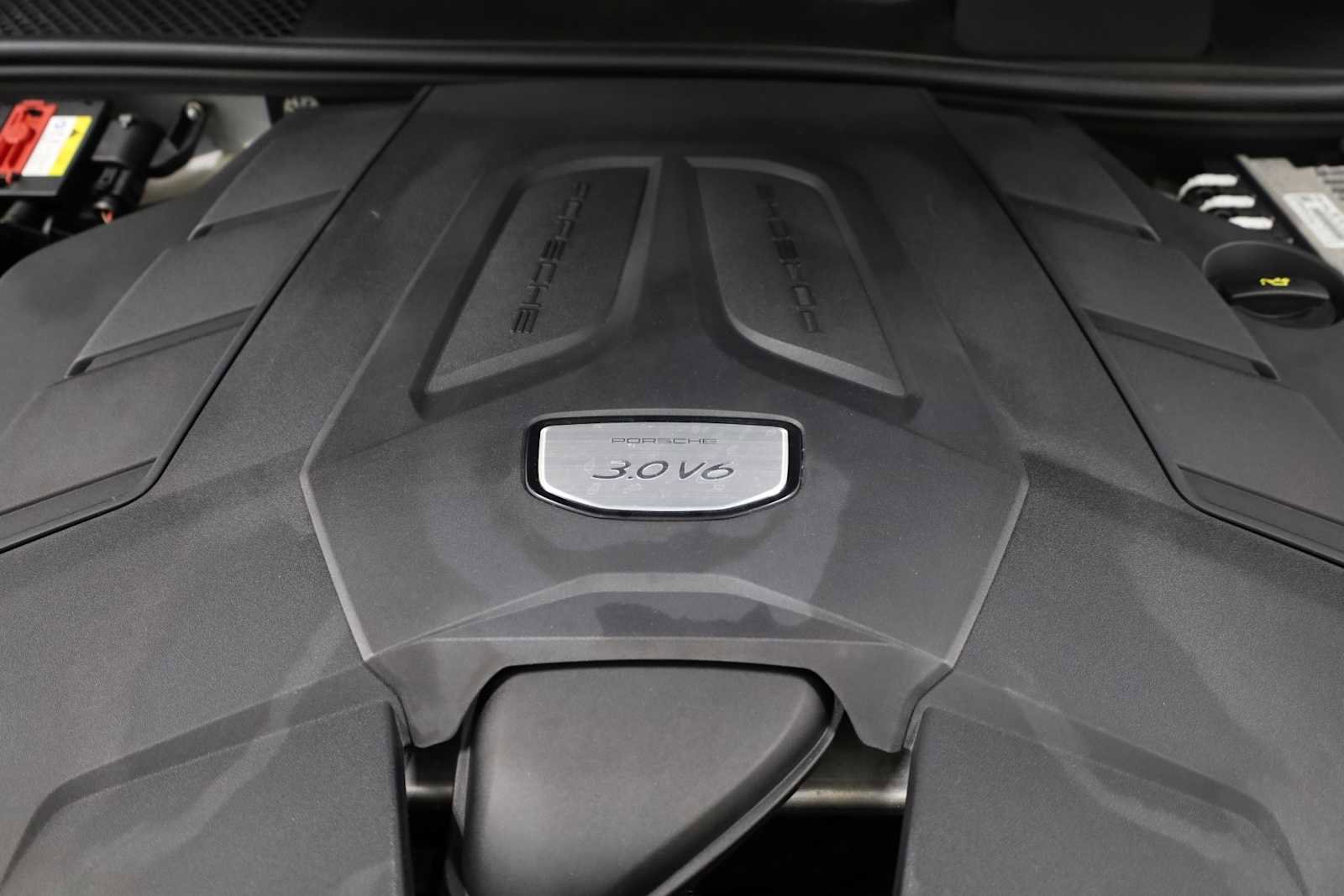 Used 2022 Porsche Cayenne image 49