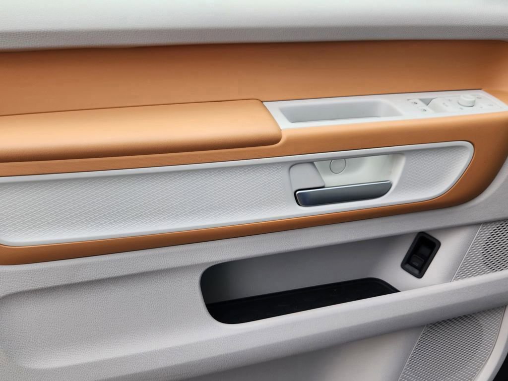 New 2025 Volkswagen ID. Buzz Pro S Plus image 12