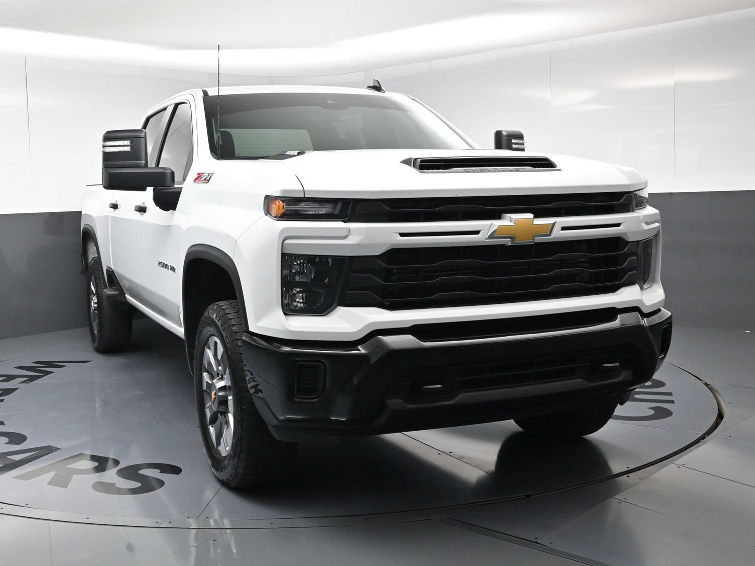 Used 2024 Chevrolet Silverado 2500 Custom w/ Custom Value Package AWD/4WD image 3