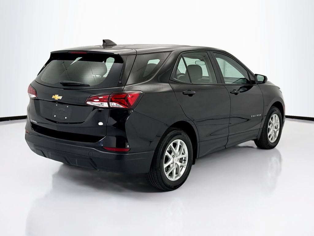 Used 2023 Chevrolet Equinox LS FWD image 5
