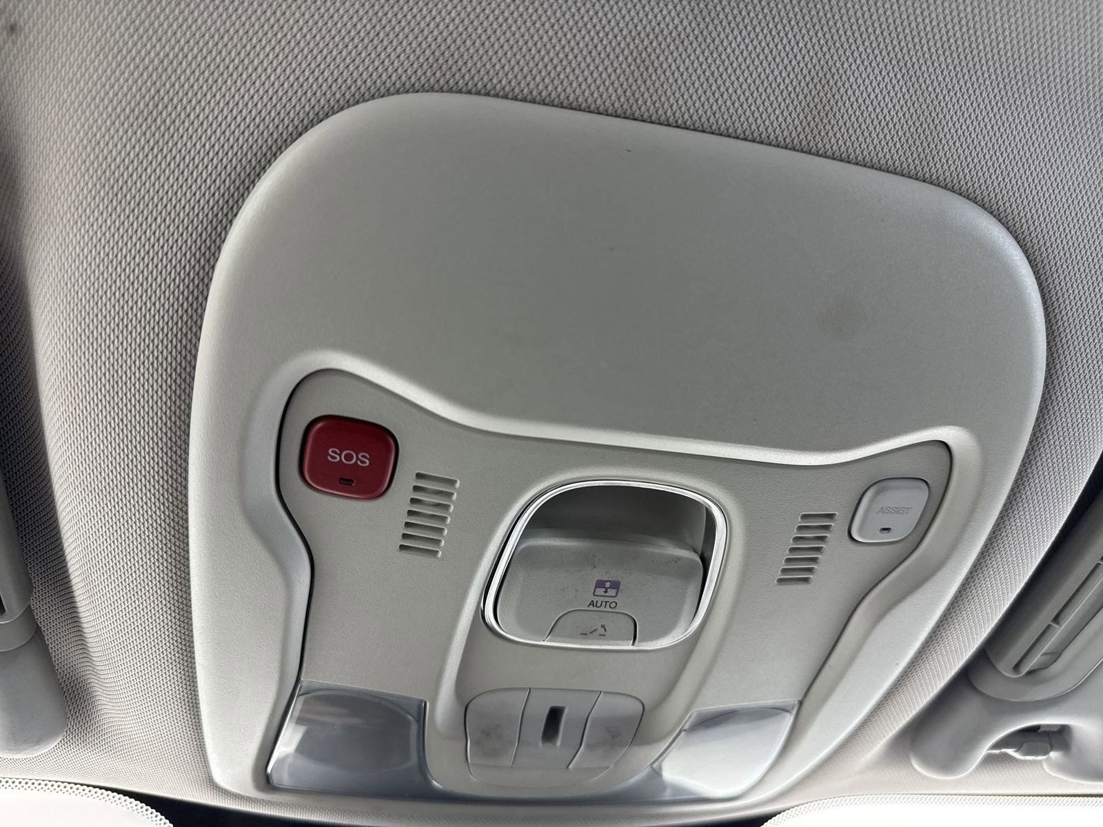 Used 2020 Jeep Renegade Latitude w/ UConnect 8.4 Nav Group image 26