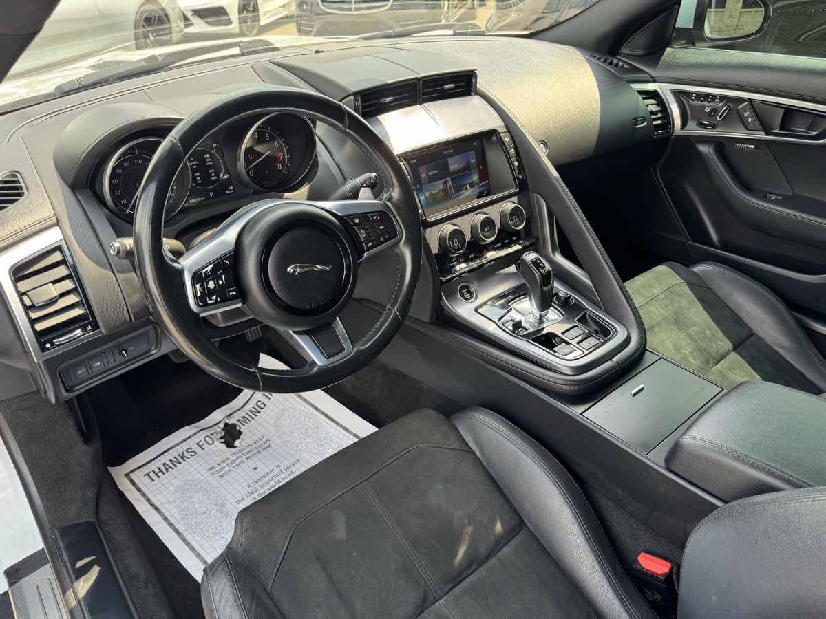 Used 2018 Jaguar F-TYPE Coupe RWD image 11