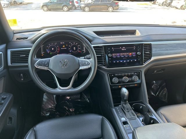 Used 2022 Volkswagen Atlas Cross Sport SE image 12