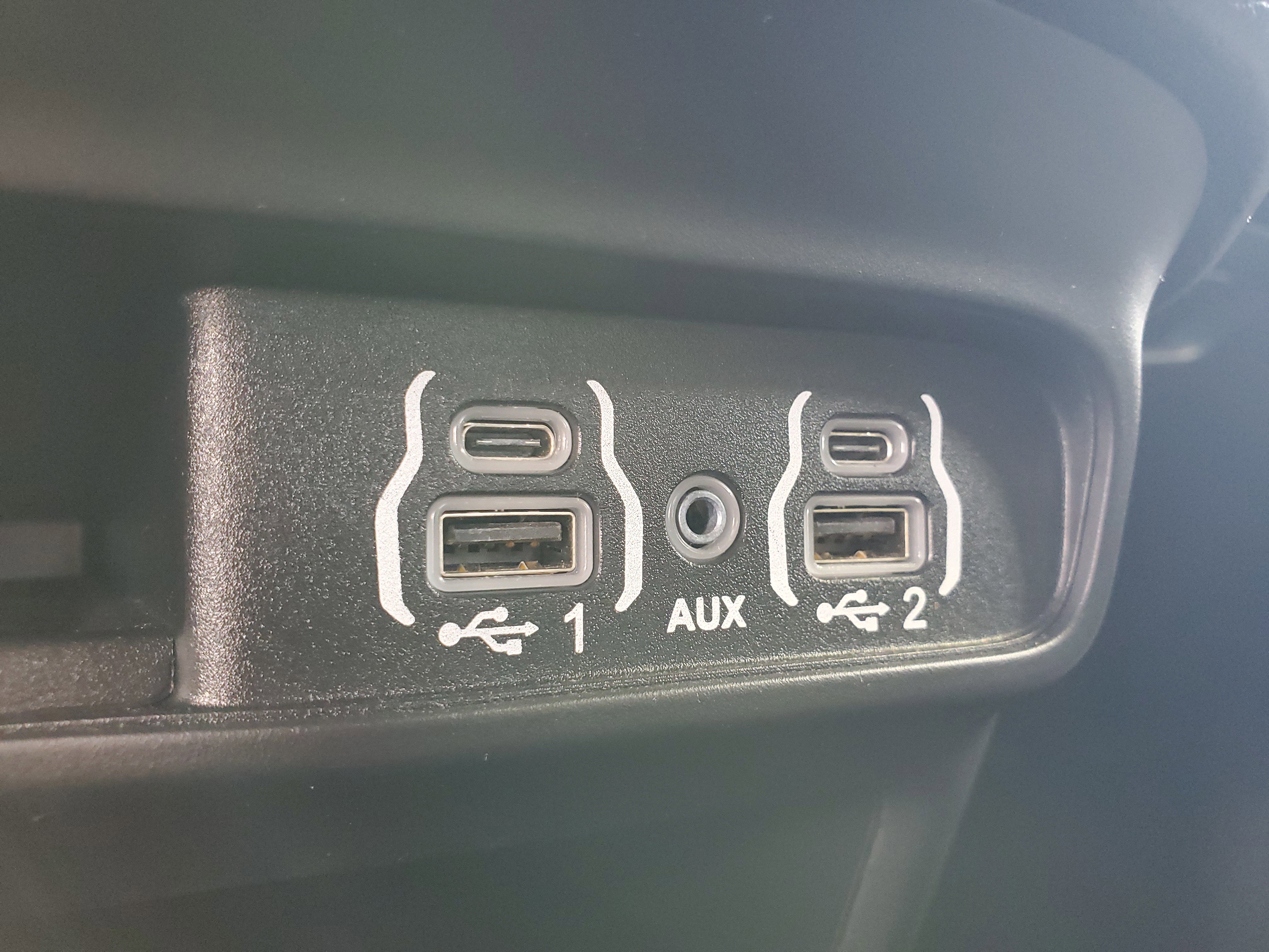 Used 2025 Chrysler Pacifica Select FWD image 30