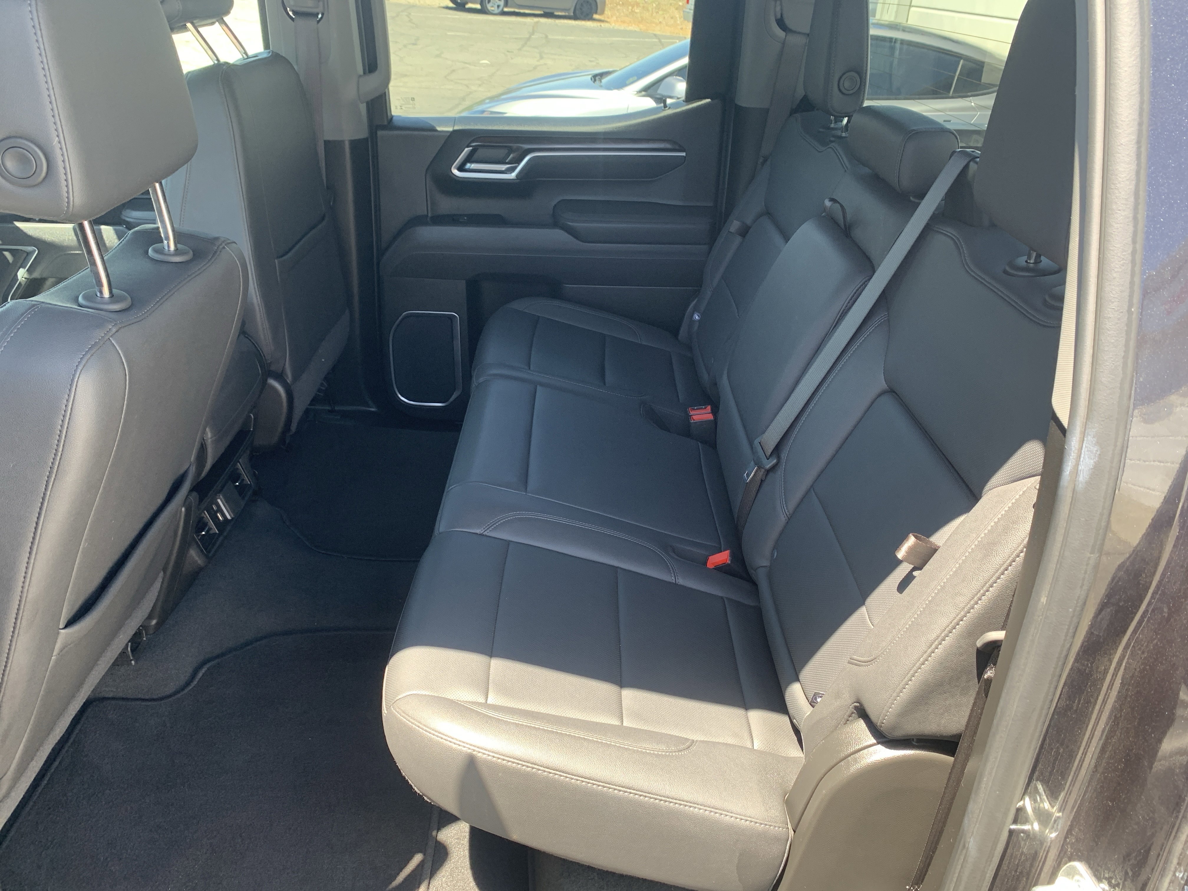 Used 2025 GMC Sierra 1500 SLT AWD/4WD image 11