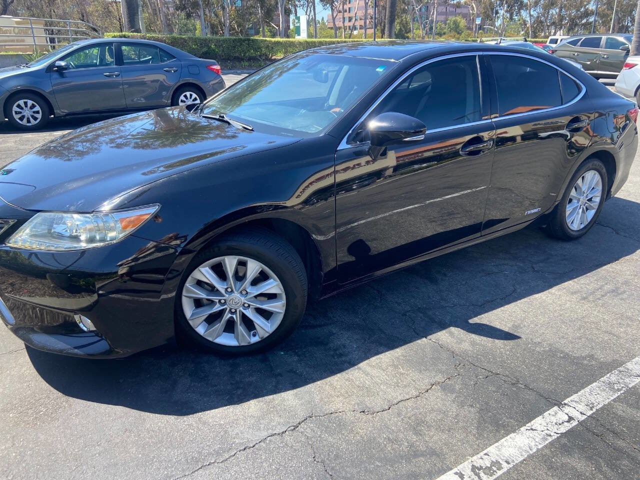 Used 2013 Lexus ES 300h image 2