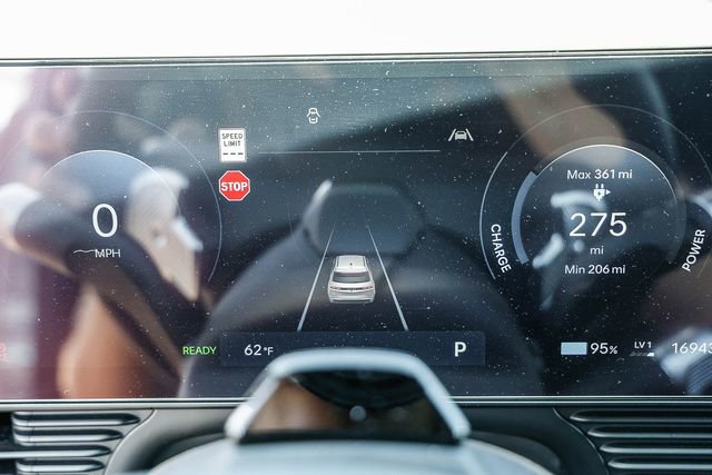 Certified 2025 Hyundai Ioniq 5 SEL RWD image 18