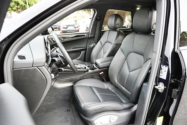 Used 2024 Porsche Macan S w/ Premium Plus Package AWD/4WD image 18