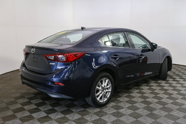 Used 2015 MAZDA MAZDA3 i Touring w/ Technology Package FWD image 12
