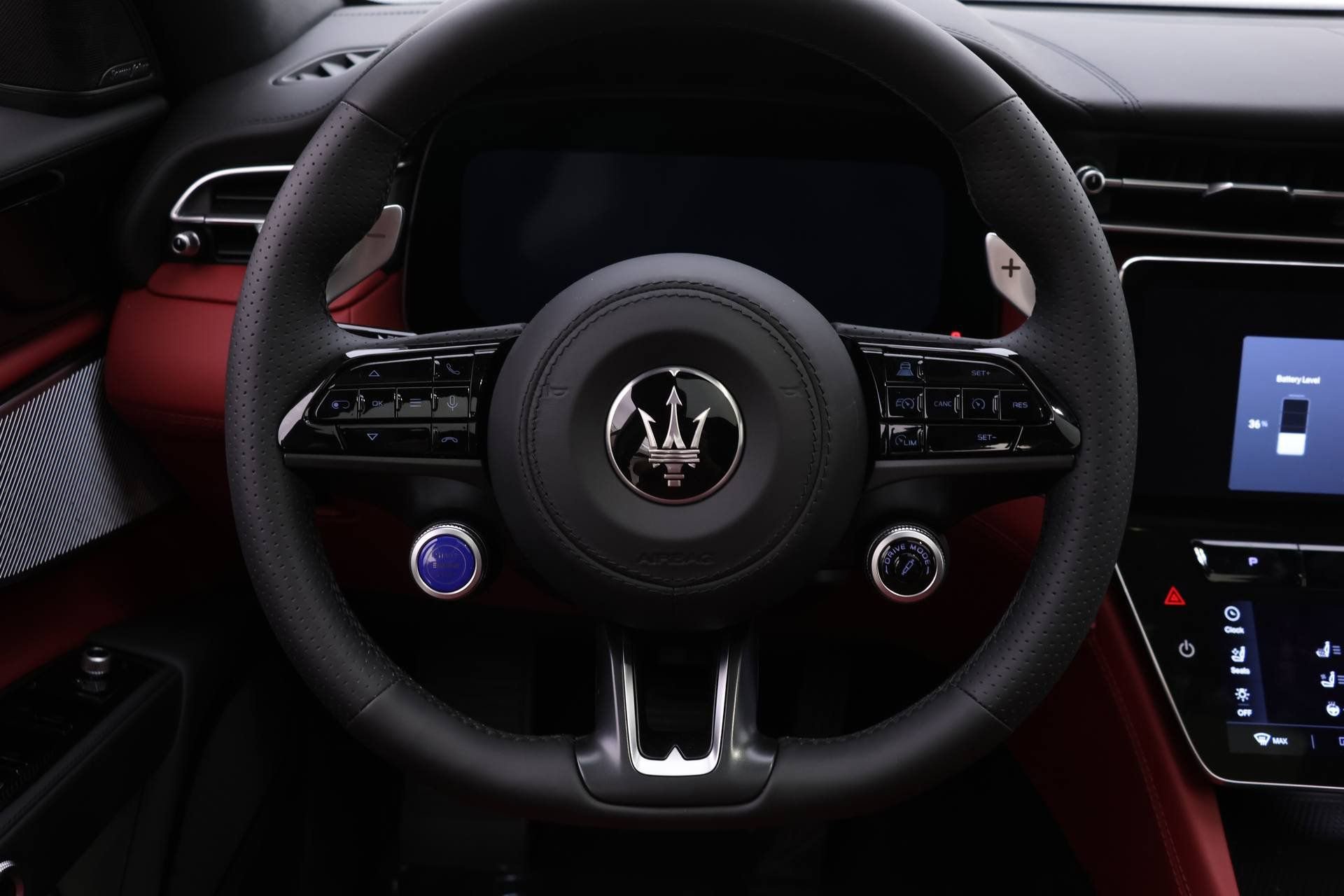 Used 2025 Maserati Grecale Folgore image 12