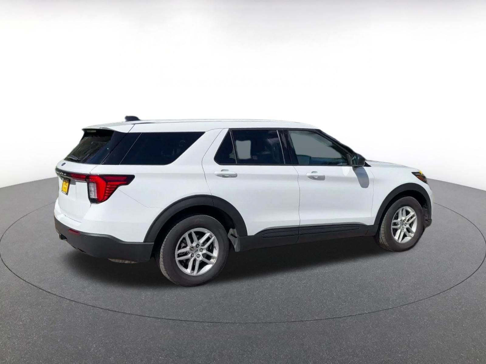 Used 2026 Ford Explorer Active RWD image 14