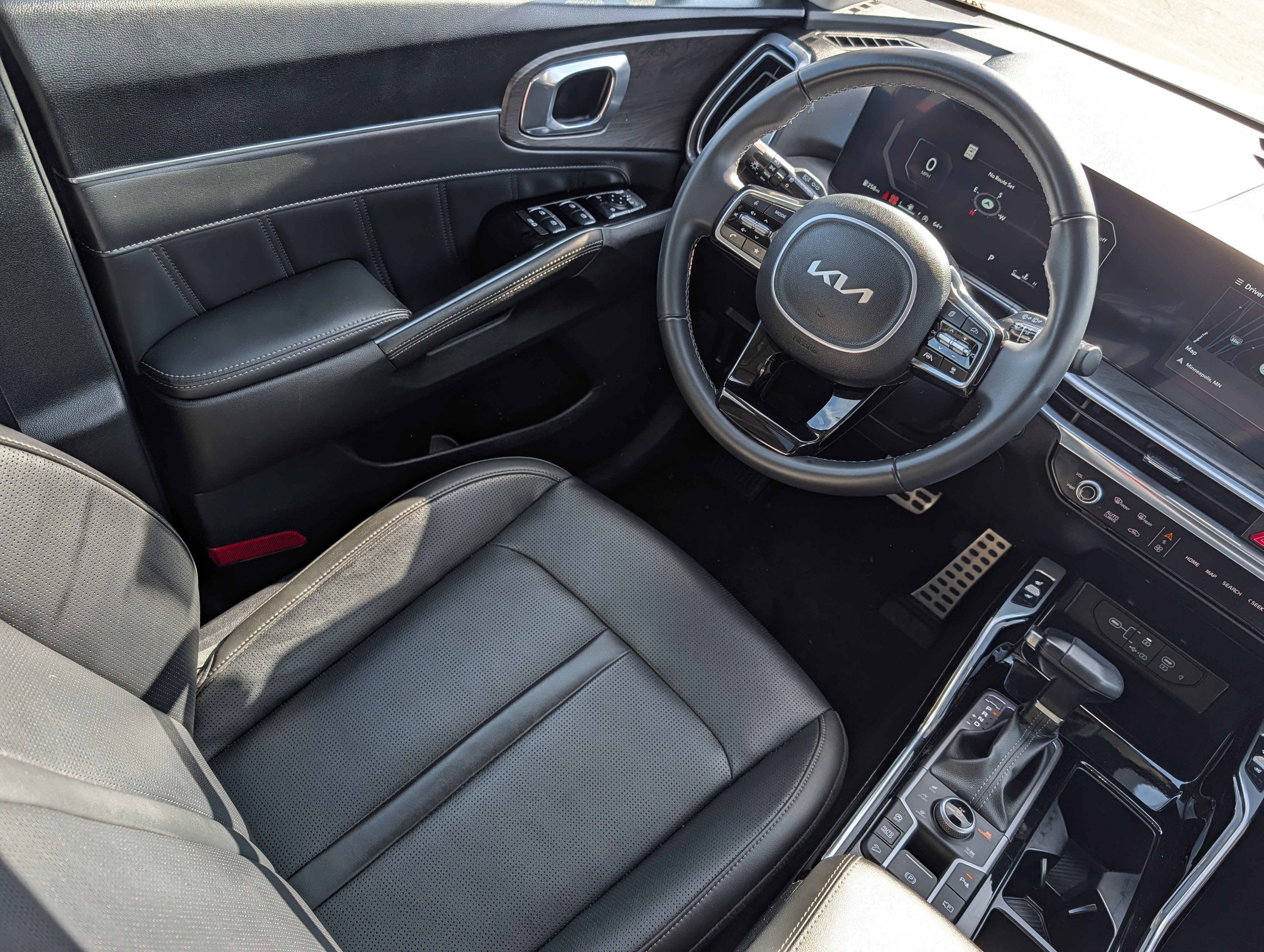 Certified 2025 Kia Sorento SX AWD/4WD image 9