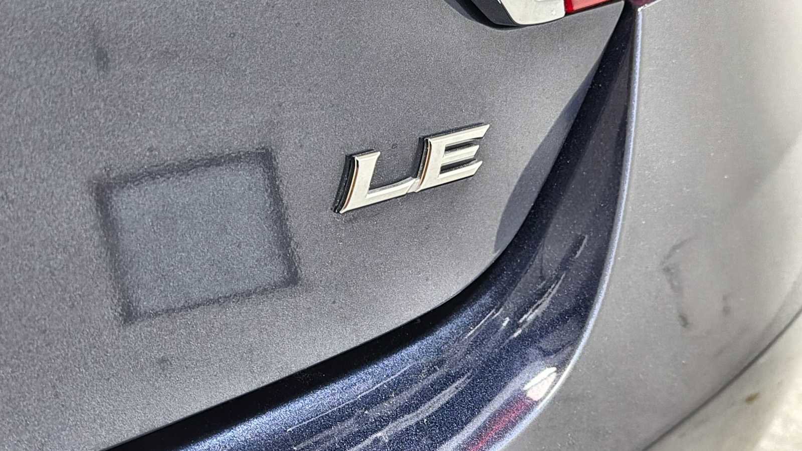 Used 2015 Toyota Camry LE image 27