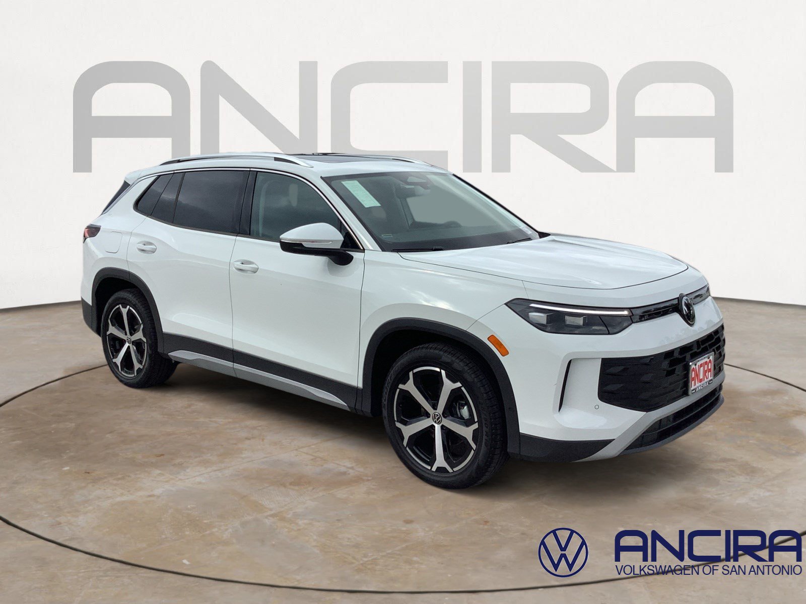 New 2026 Volkswagen Tiguan SE FWD image 1