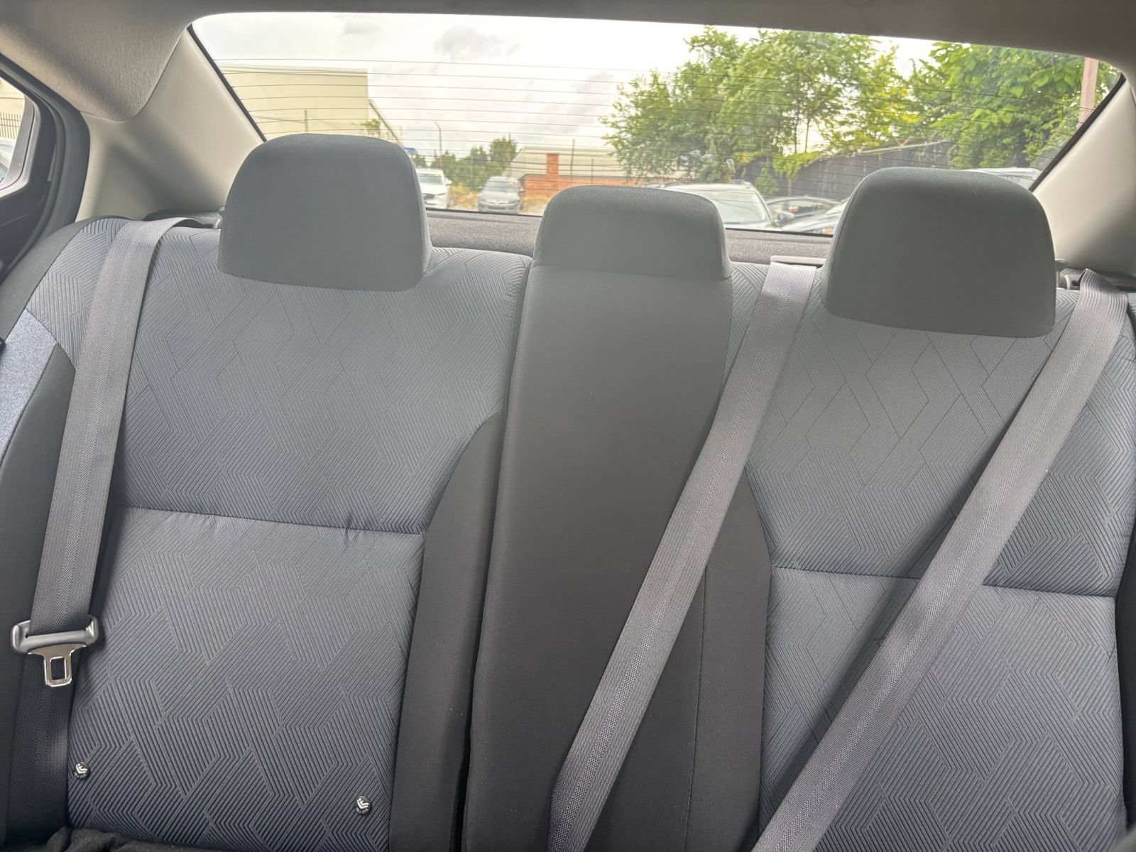 Used 2025 Nissan Versa SV FWD image 33