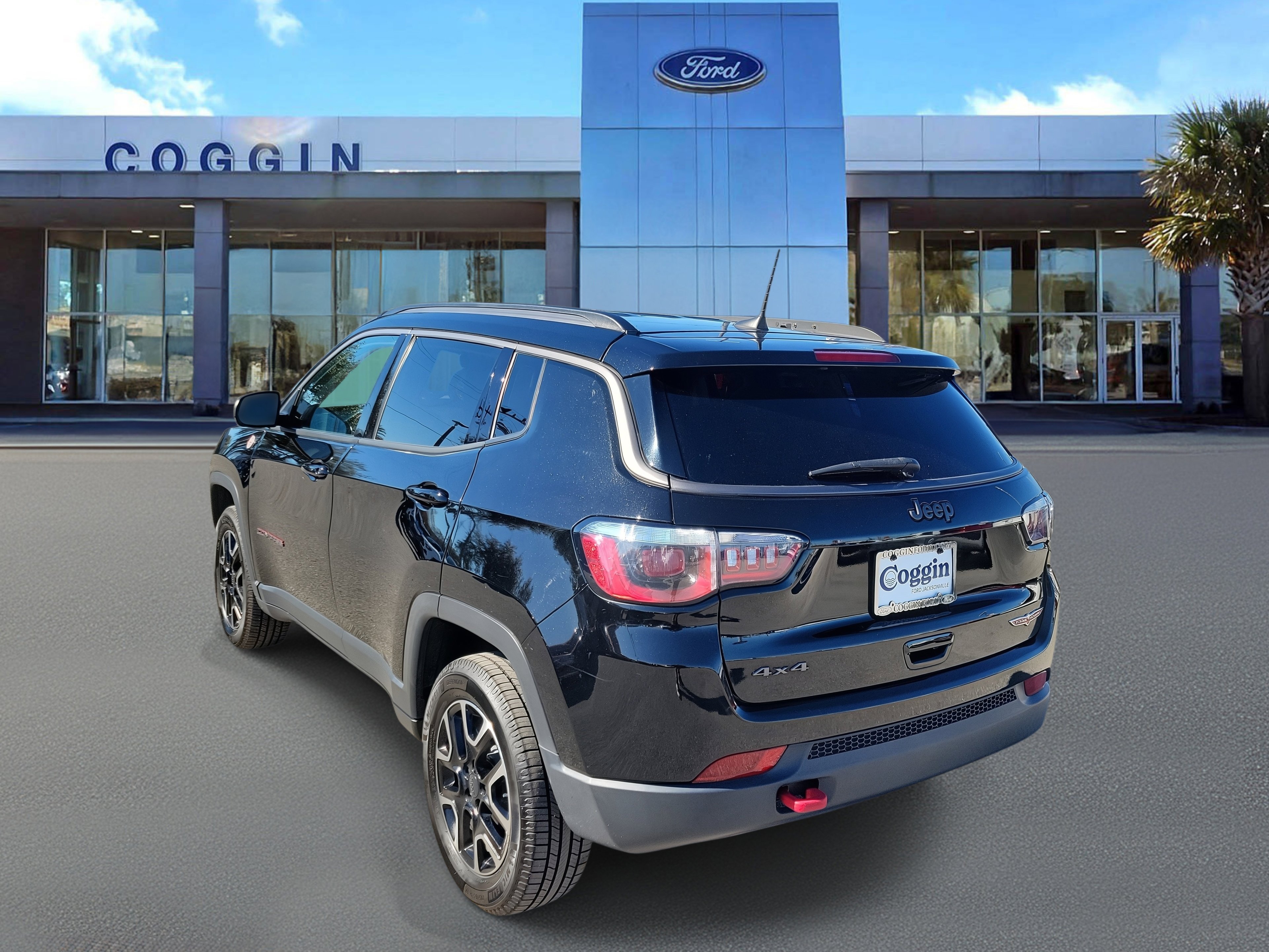 Used 2020 Jeep Compass Trailhawk w/ Leather Interior Group image 2