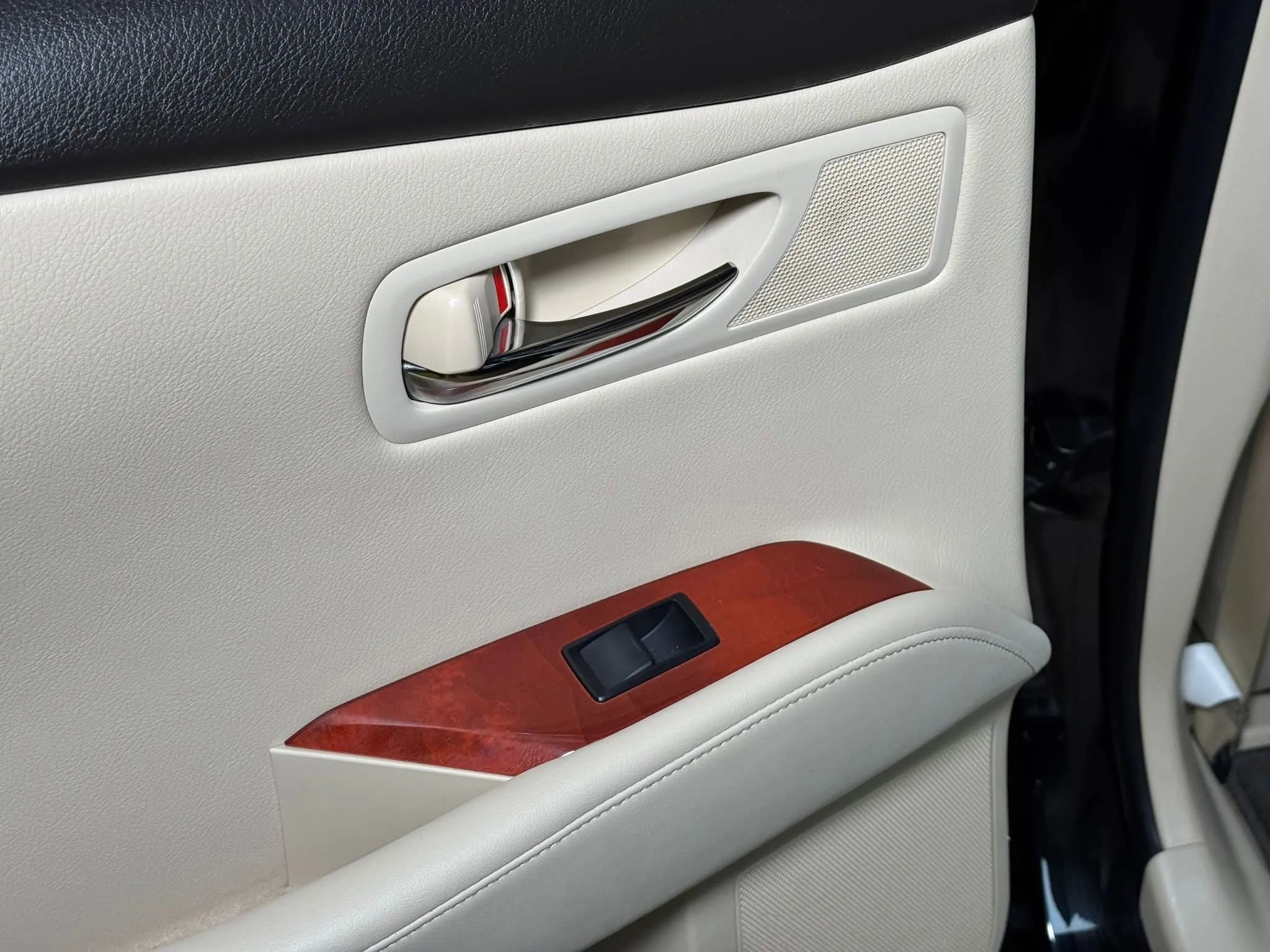 Used 2012 Lexus RX 350 RX 350 Sport Utility 4D image 34